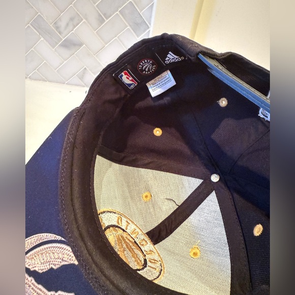 Toronto Raptors Snapback Hat - Picture 3 of 3